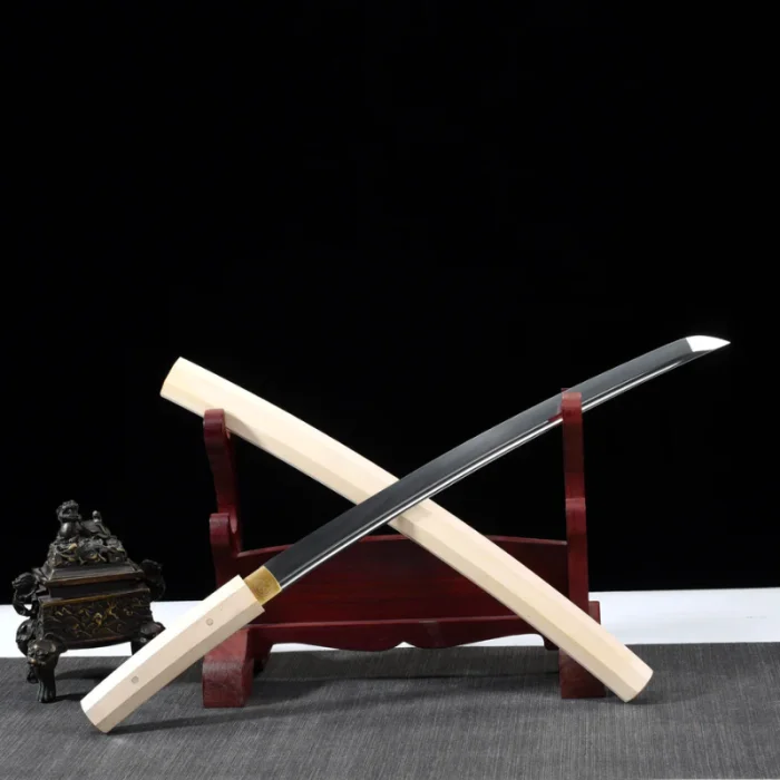 White Wakizashi - Image 9